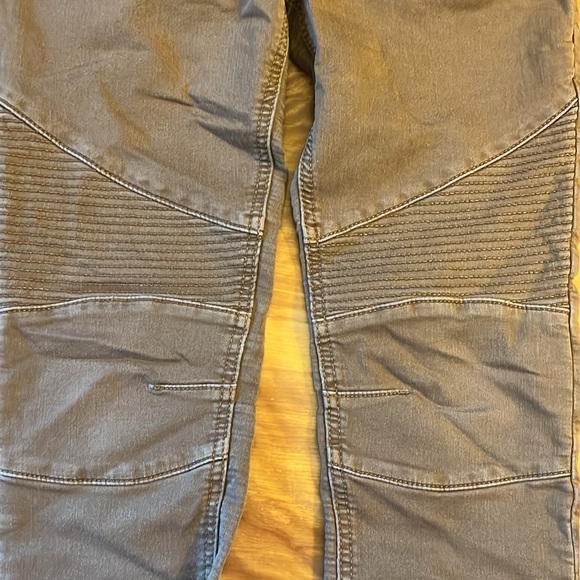 Brown drawstring khaki pants with cool details. - Picture 4 of 4